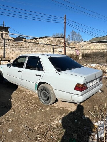 Mercedes E 250 1987, 250,000 km - 2.5 l - Bakı