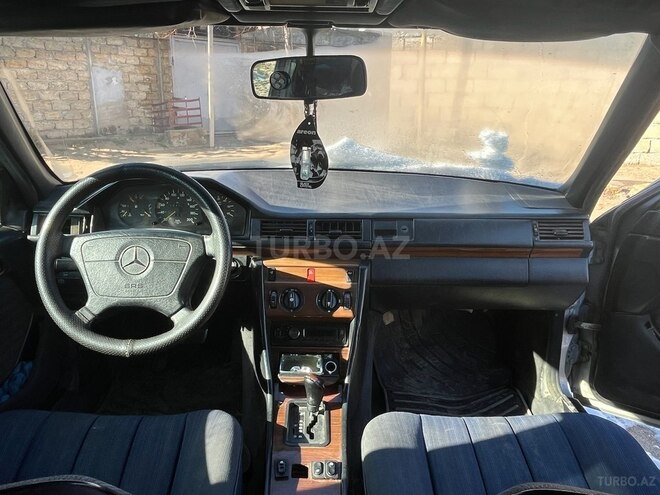 Mercedes E 250 1987, 250,000 km - 2.5 l - Bakı