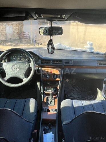 Mercedes E 250 1987, 250,000 km - 2.5 l - Bakı