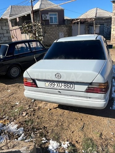Mercedes E 250 1987, 250,000 km - 2.5 l - Bakı