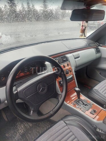 Mercedes E 240 1998, 389,453 km - 2.4 l - Gəncə
