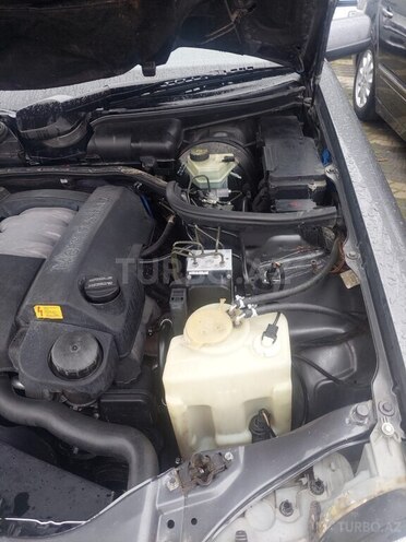 Mercedes E 240 1998, 389,453 km - 2.4 l - Gəncə