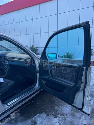 Mercedes E 290 1996, 461,000 km - 2.9 l - Bakı
