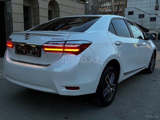 Toyota Corolla 2018, 188,000 km - 1.6 л - Bakı