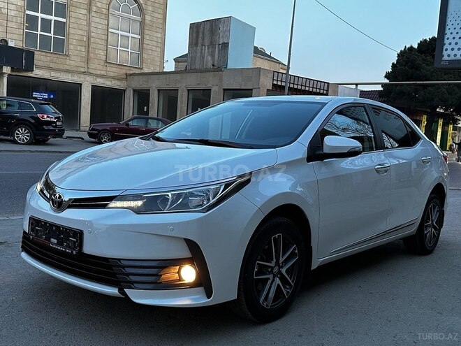 Toyota Corolla 2018, 188,000 km - 1.6 л - Bakı