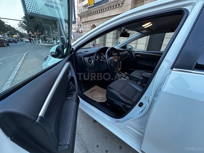 Toyota Corolla 2018, 188,000 km - 1.6 л - Bakı