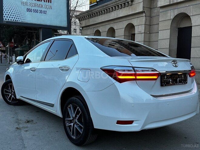 Toyota Corolla 2018, 188,000 km - 1.6 л - Bakı