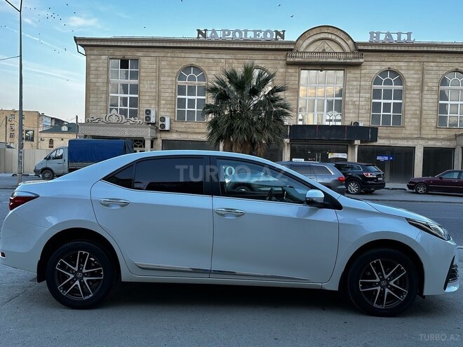 Toyota Corolla 2018, 188,000 km - 1.6 л - Bakı