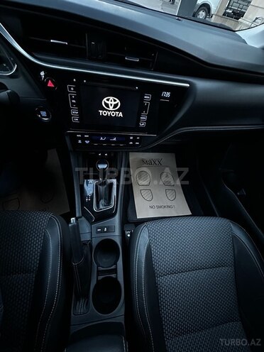 Toyota Corolla 2018, 188,000 km - 1.6 л - Bakı