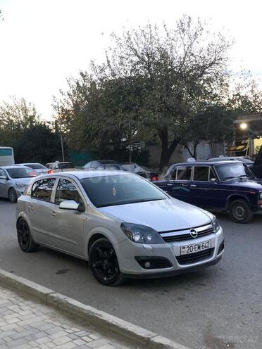 Opel Astra 2005, 200,000 km - 1.4 l - Gəncə