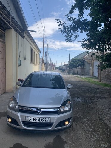 Opel Astra 2005, 200,000 km - 1.4 l - Gəncə