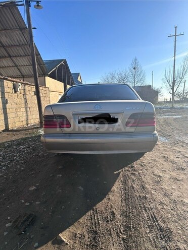 Mercedes E 320 2000, 45,000 km - 3.2 l - Yevlax