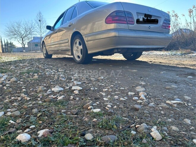 Mercedes E 320 2000, 45,000 km - 3.2 l - Yevlax
