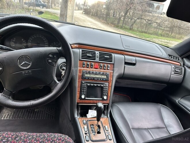 Mercedes E 320 2000, 45,000 km - 3.2 l - Yevlax