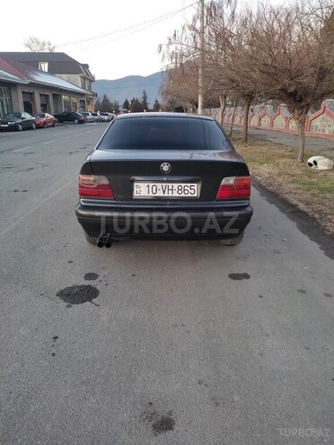 BMW 318 1993, 123,123 km - 1.8 l - Qax