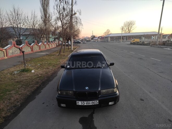 BMW 318 1993, 123,123 km - 1.8 l - Qax