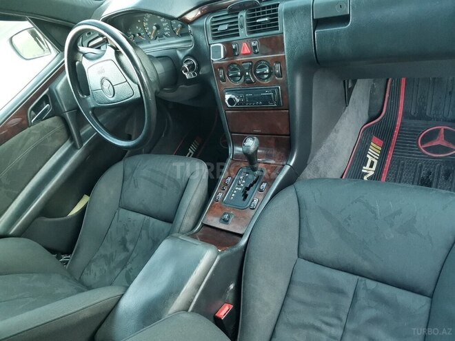 Mercedes E 230 1997, 302,234 km - 2.3 l - Gəncə