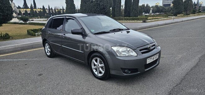 Toyota Corolla 2004, 303,176 km - 1.4 л - Gəncə