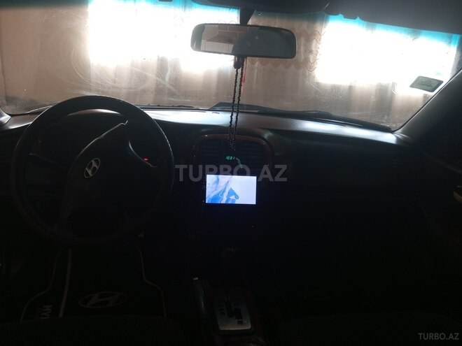 Hyundai Sonata 2004, 193,000 km - 2.0 l - Quba