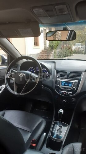 Hyundai Accent 2015, 72,650 km - 1.6 l - Qax