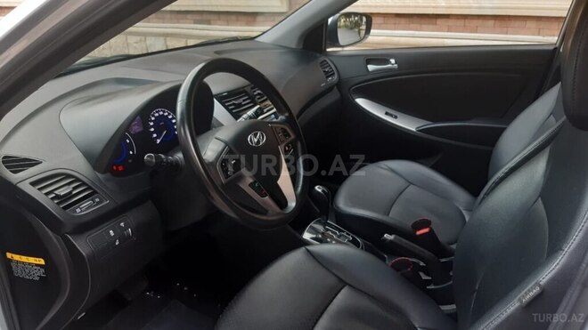 Hyundai Accent 2015, 72,650 km - 1.6 l - Qax