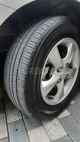 Hyundai Accent 2015, 72,650 km - 1.6 l - Qax