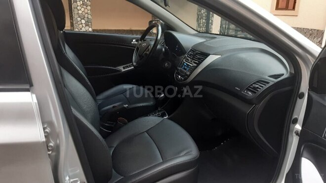 Hyundai Accent 2015, 72,650 km - 1.6 l - Qax