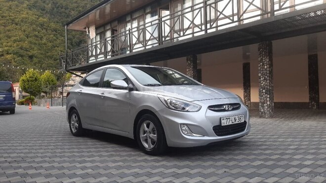 Hyundai Accent 2015, 72,650 km - 1.6 l - Qax