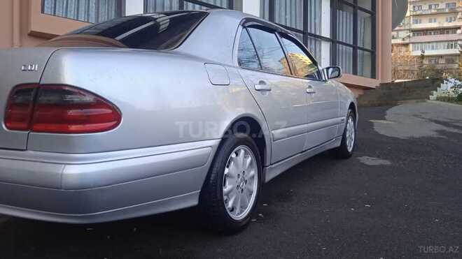 Mercedes E 220 2001, 391,000 km - 2.2 l - Bakı