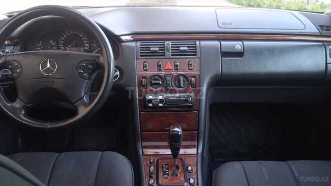 Mercedes E 220 2001, 391,000 km - 2.2 l - Bakı