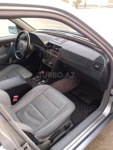 Mercedes C 220 1995, 348,000 km - 2.2 l - Qazax