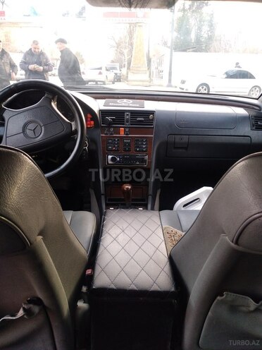 Mercedes C 220 1995, 348,000 km - 2.2 l - Qazax