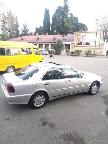 Mercedes C 220 1995, 348,000 km - 2.2 l - Qazax