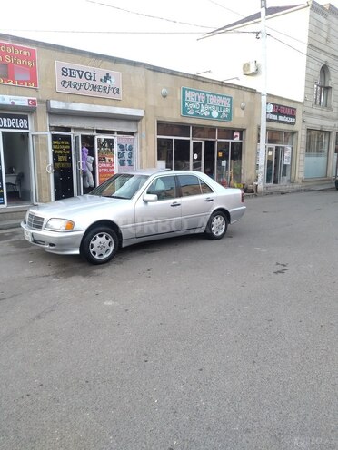 Mercedes C 220 1995, 348,000 km - 2.2 l - Qazax
