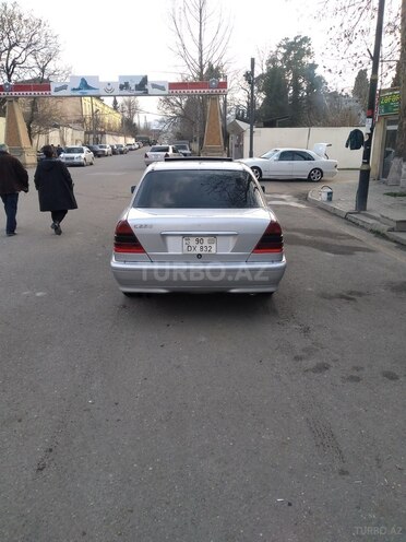 Mercedes C 220 1995, 348,000 km - 2.2 l - Qazax