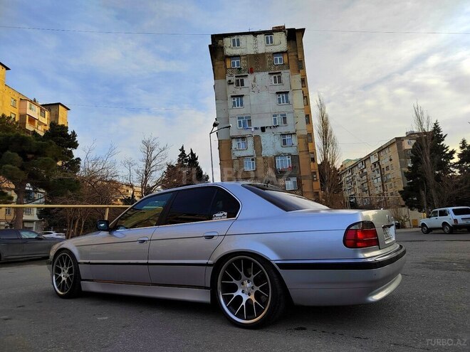 BMW 735 2001, 258,000 km - 3.5 l - Bakı