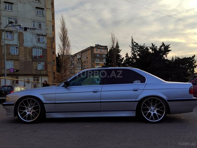 BMW 735 2001, 258,000 km - 3.5 l - Bakı