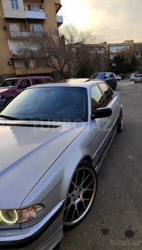 BMW 735 2001, 258,000 km - 3.5 l - Bakı
