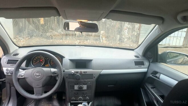Opel Astra 2006, 260,000 km - 1.4 l - Gəncə