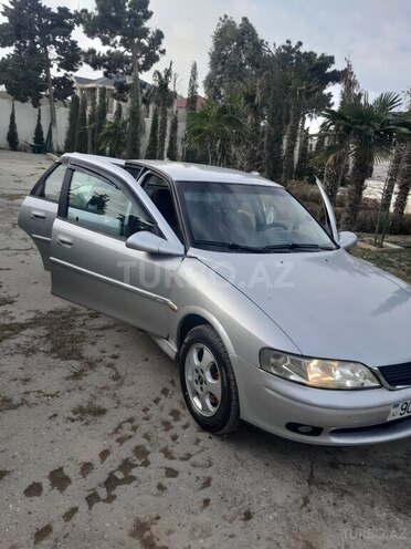 Opel Vectra 1999, 300,000 km - 1.6 l - Zərdab