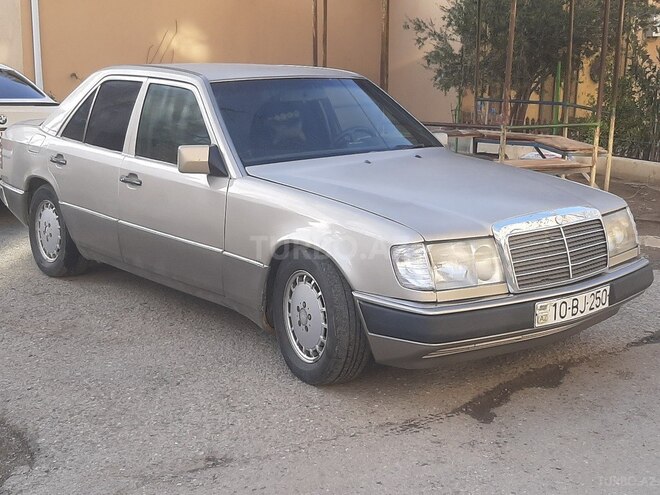 Mercedes E 250 1992, 362,400 km - 2.5 l - Bakı