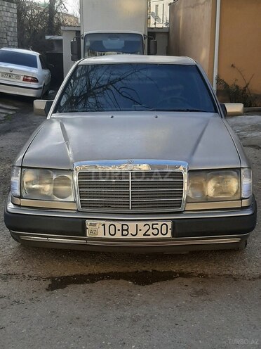 Mercedes E 250 1992, 362,400 km - 2.5 l - Bakı
