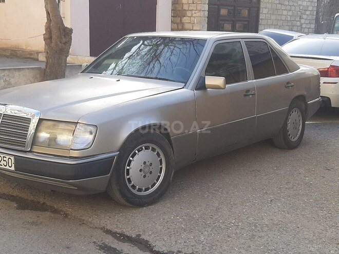 Mercedes E 250 1992, 362,400 km - 2.5 l - Bakı