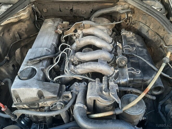 Mercedes E 250 1992, 362,400 km - 2.5 l - Bakı