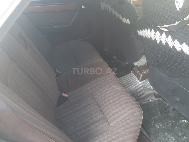 Mercedes E 250 1992, 362,400 km - 2.5 l - Bakı