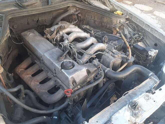 Mercedes E 250 1992, 362,400 km - 2.5 l - Bakı