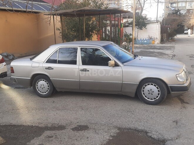 Mercedes E 250 1992, 362,400 km - 2.5 l - Bakı