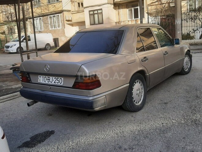 Mercedes E 250 1992, 362,400 km - 2.5 l - Bakı