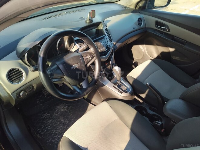 Chevrolet Cruze 2011, 296,000 km - 1.8 л - Yevlax