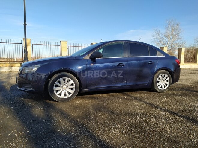 Chevrolet Cruze 2011, 296,000 km - 1.8 л - Yevlax